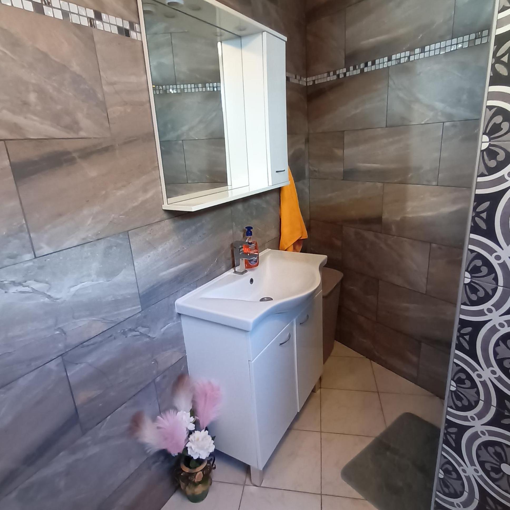 Apartment Leona Bregi