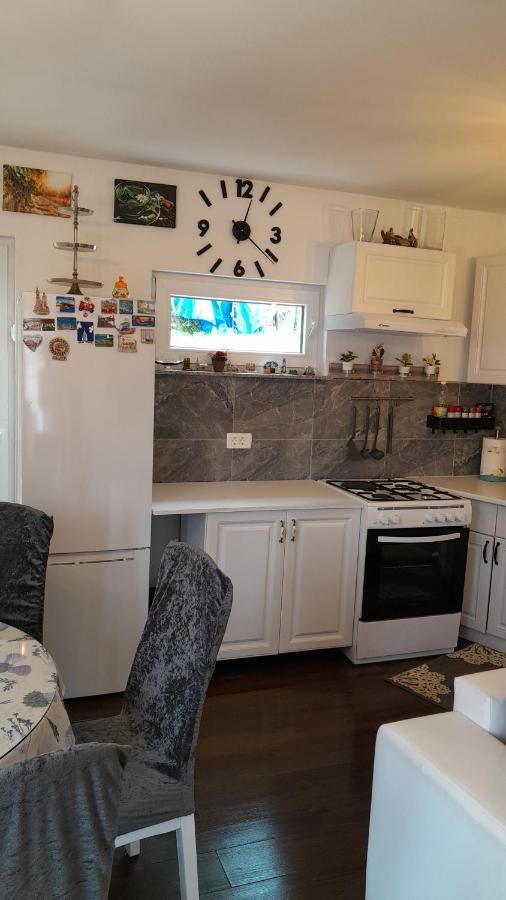 Apartament Leona Bregi *