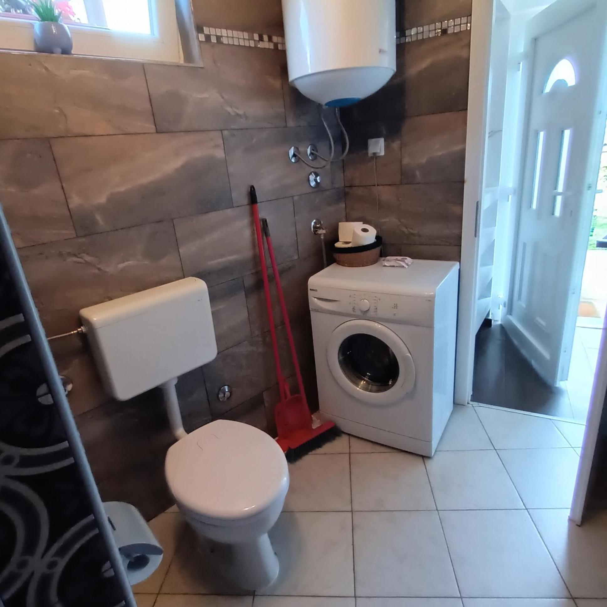 Leona Bregi Apartament *